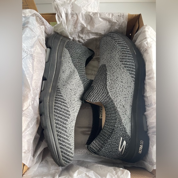 Skechers Men's GOwalk 5 - Stretch Fit Athletic Slip-On Casual Loafer. - Picture 14 of 15